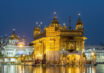 Tempo Traveller in Amritsar